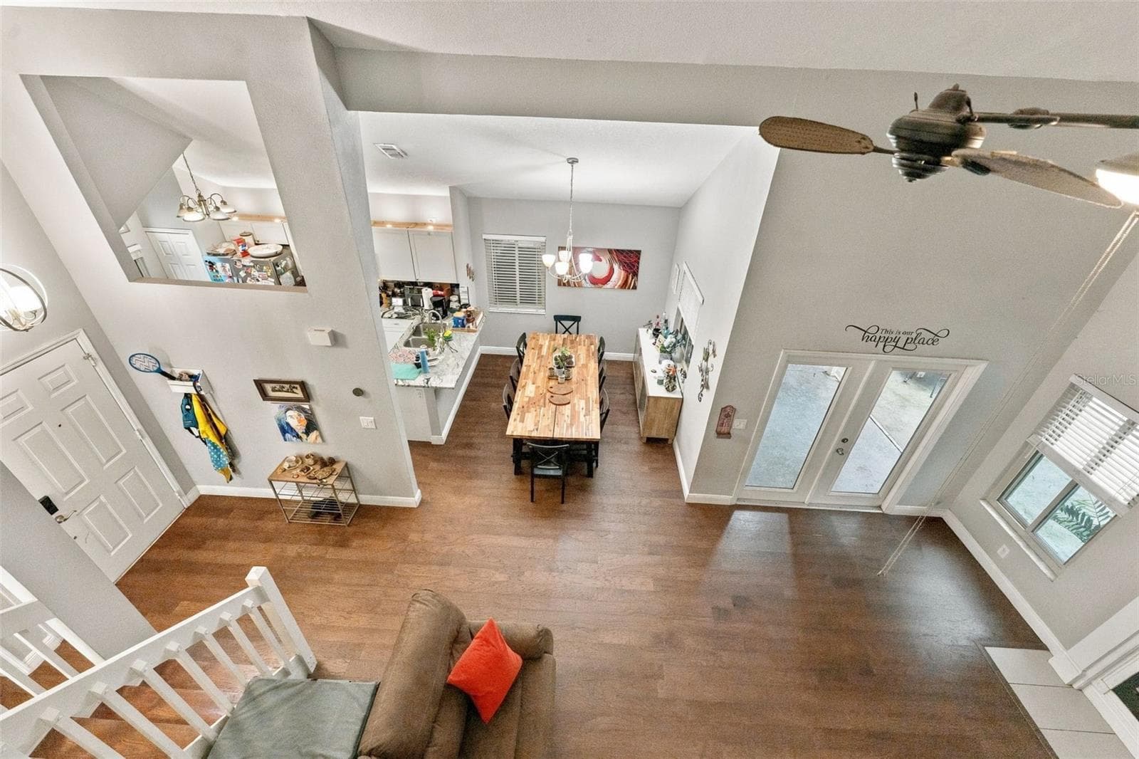 Open space for indoor and outdoor living - 1621 SPINNING WHEEL DR, LUTZ