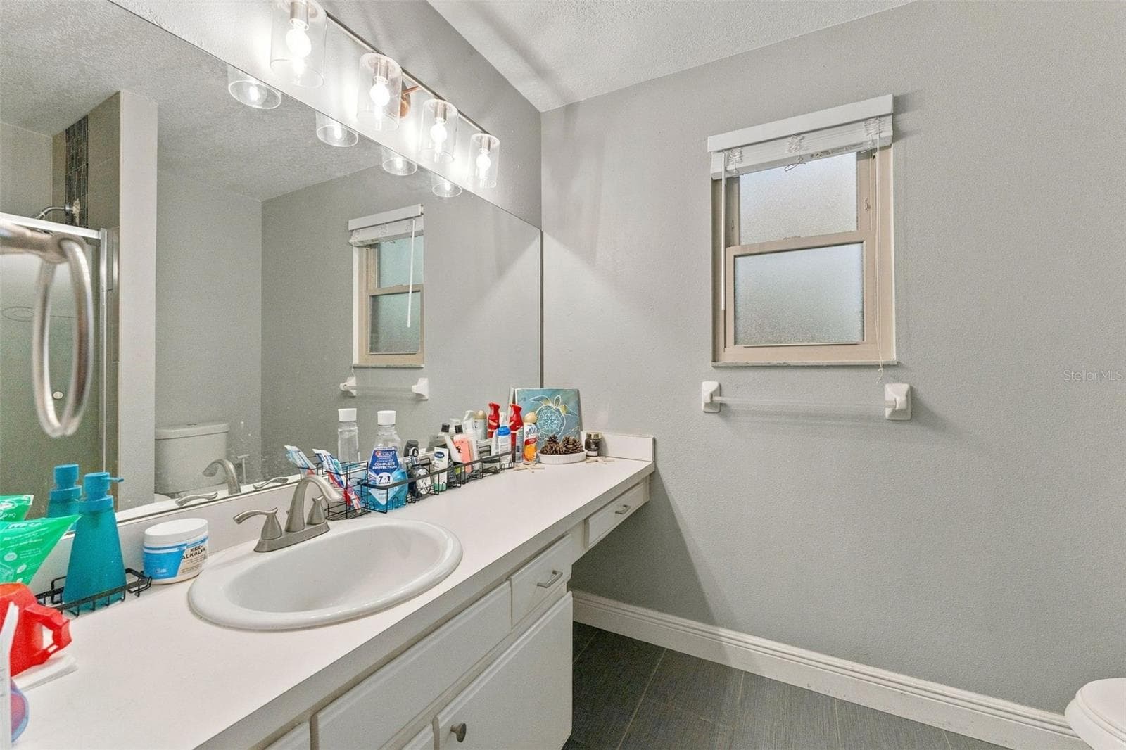 Full bathroom upstairs - 1621 SPINNING WHEEL DR, LUTZ