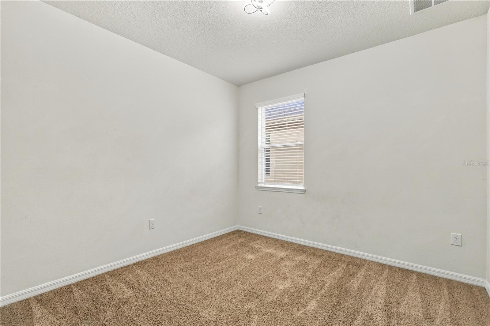 Single Family Residence at 2500 AVIAN LOOP, KISSIMMEE, photo 10 of 61