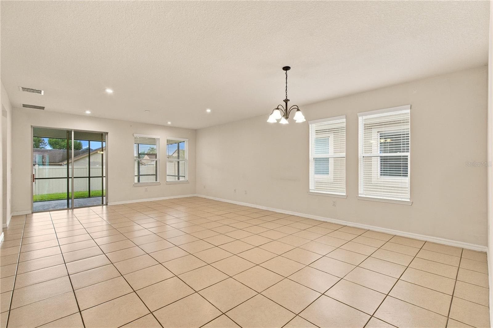 Single Family Residence at 2500 AVIAN LOOP, KISSIMMEE, photo 12 of 61