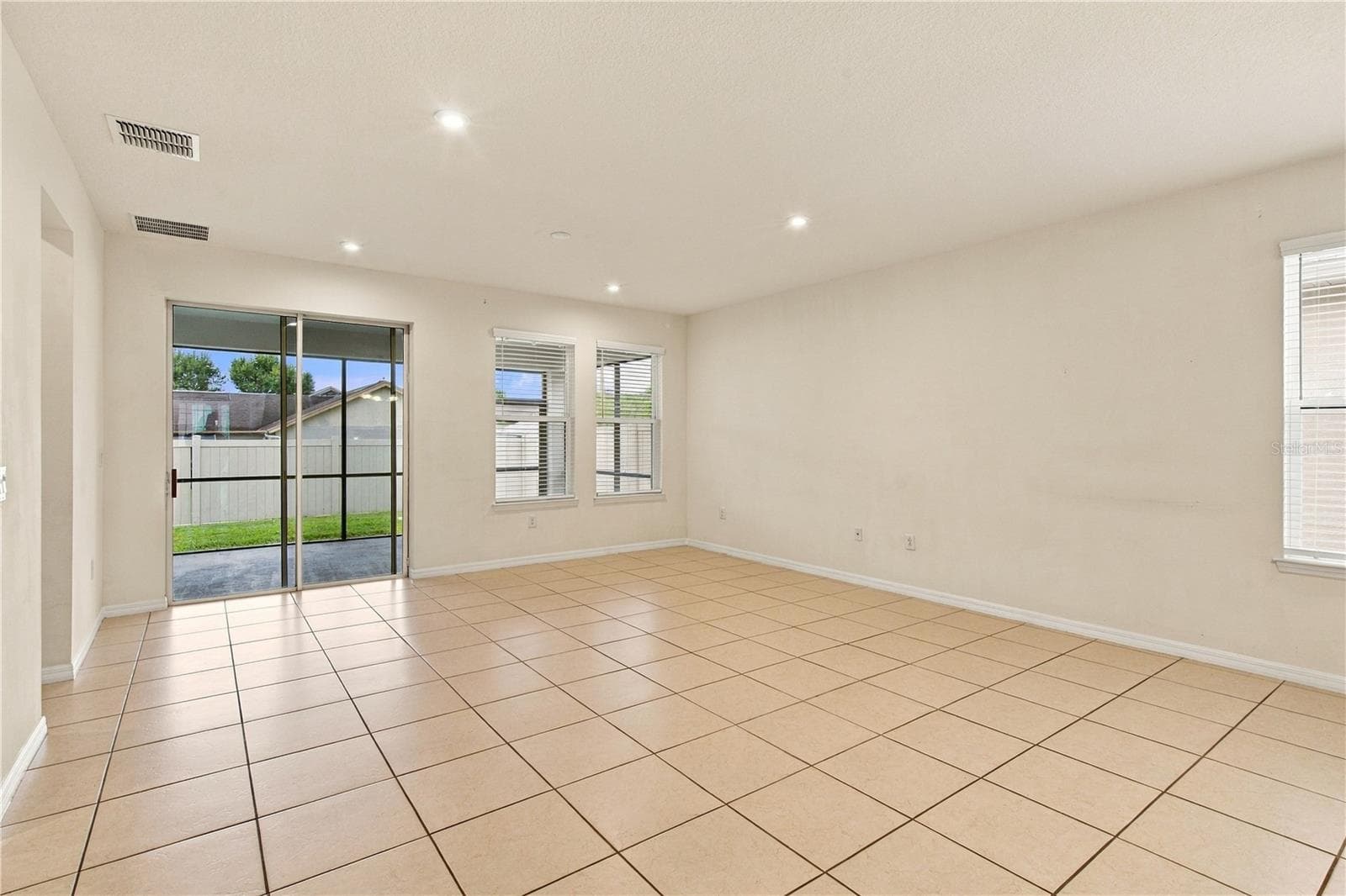 Single Family Residence at 2500 AVIAN LOOP, KISSIMMEE, photo 13 of 61