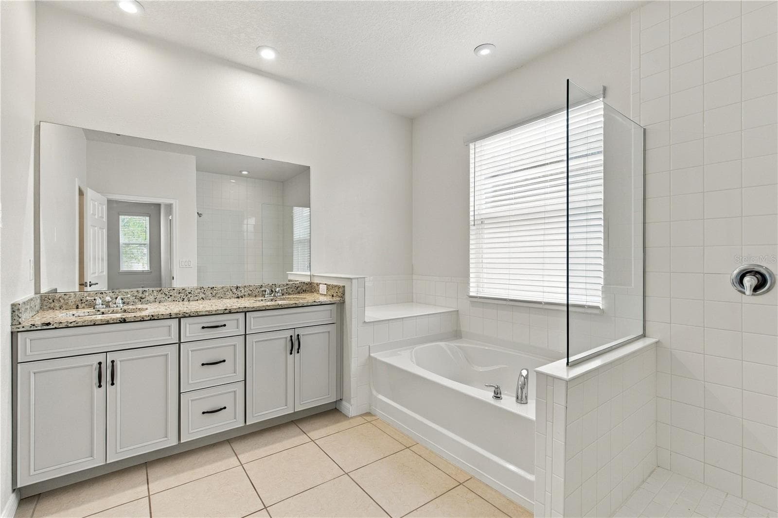 Single Family Residence at 2500 AVIAN LOOP, KISSIMMEE, photo 27 of 61