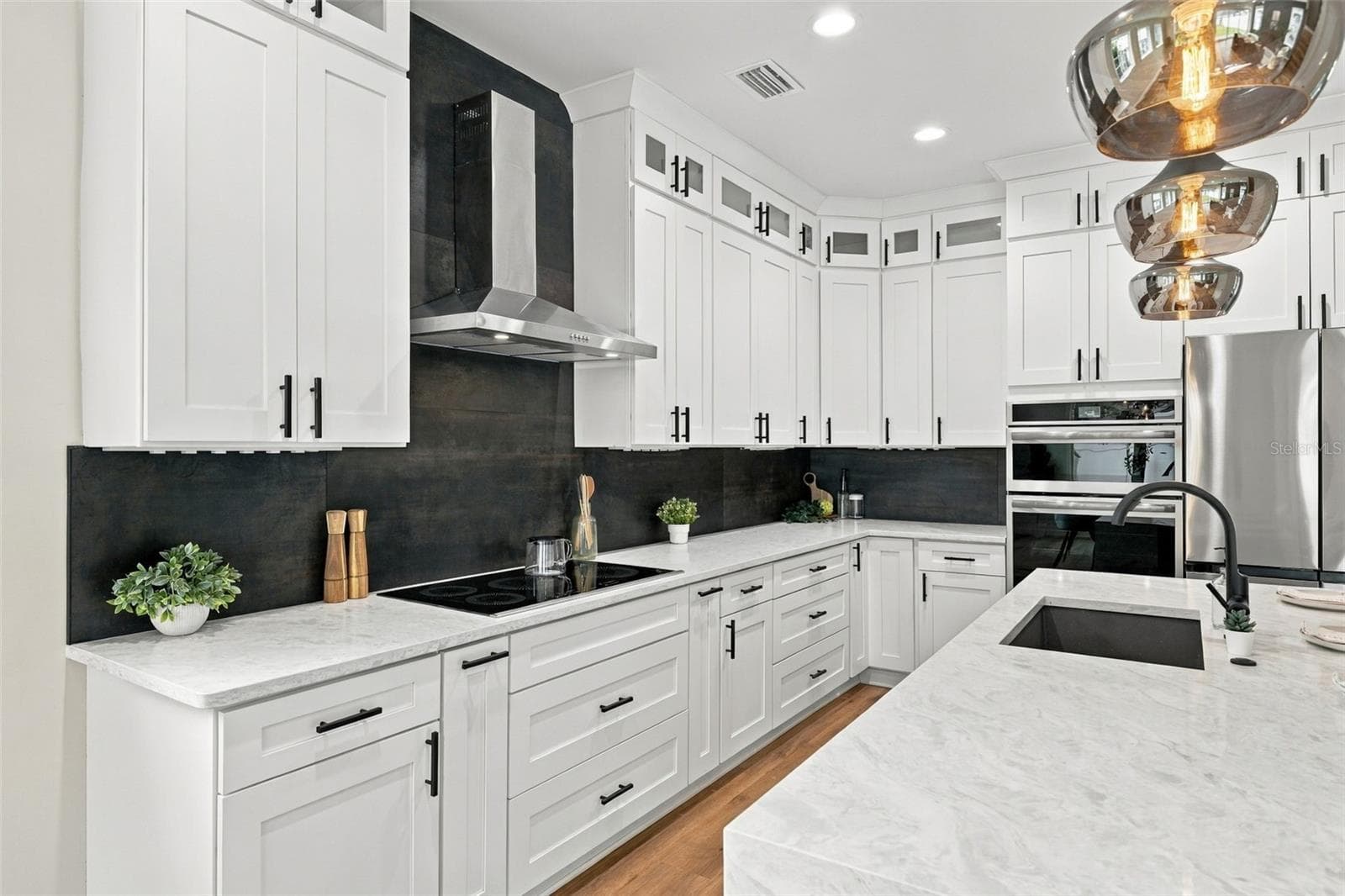 Single Family Residence at 1509 E KNOLLWOOD ST, TAMPA, photo 11 of 40