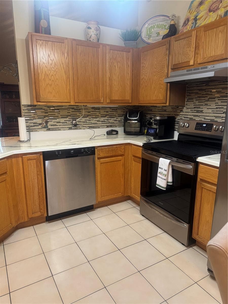 kitchen - 4 EASTBURY PL, PALM COAST