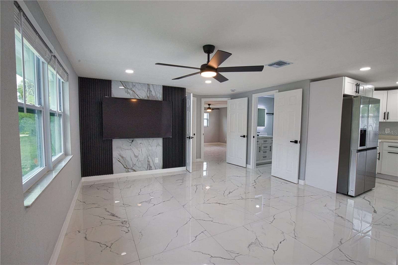 Single Family Residence at 8290 OSPREY RD, ENGLEWOOD, photo 14 of 73