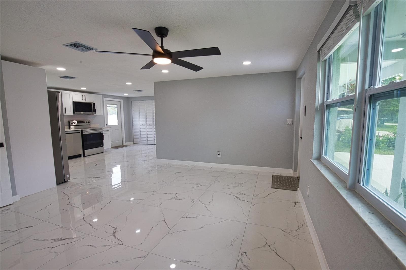 Single Family Residence at 8290 OSPREY RD, ENGLEWOOD, photo 16 of 73