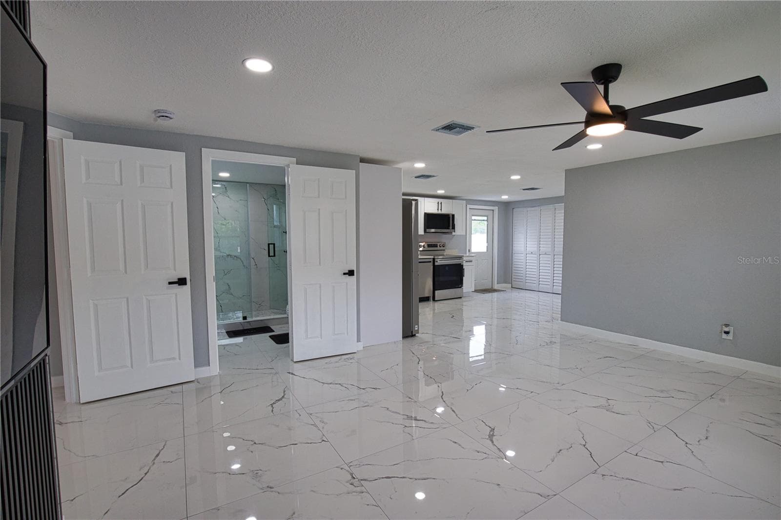 Single Family Residence at 8290 OSPREY RD, ENGLEWOOD, photo 17 of 73