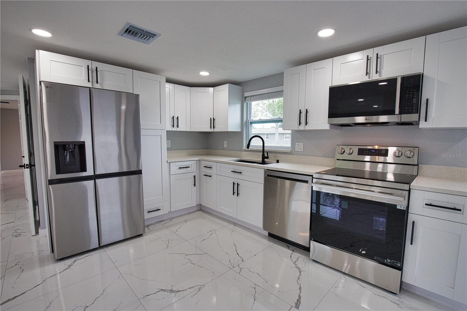 Single Family Residence at 8290 OSPREY RD, ENGLEWOOD, photo 28 of 73