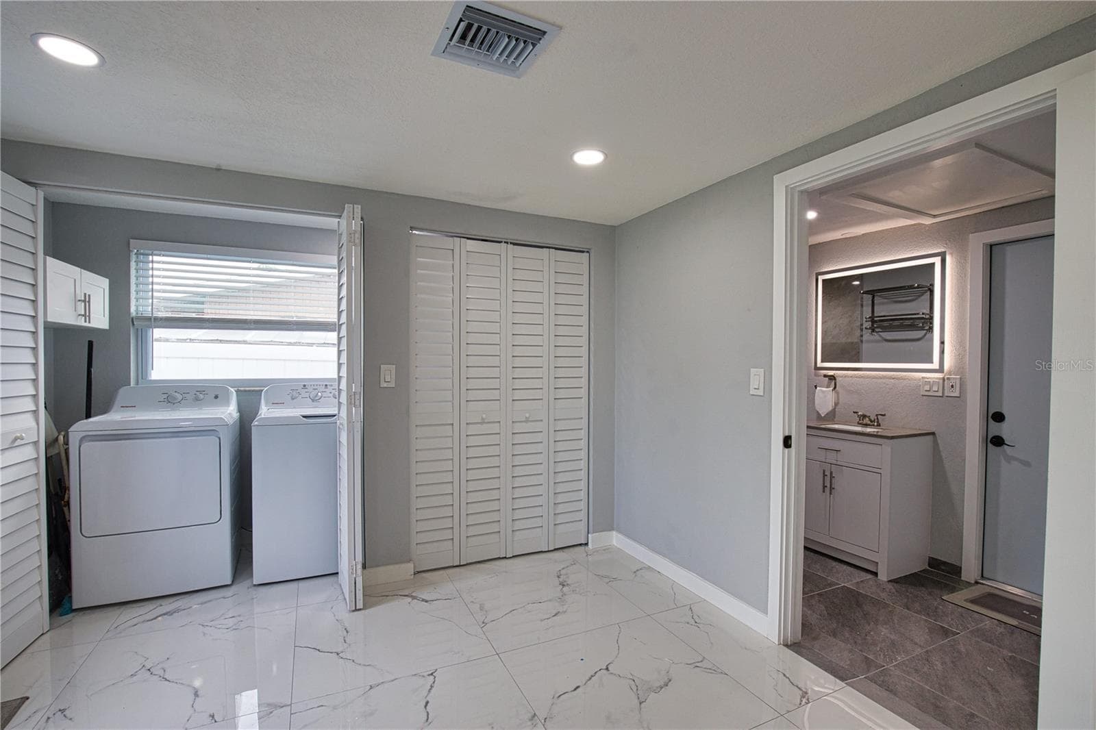 Single Family Residence at 8290 OSPREY RD, ENGLEWOOD, photo 29 of 73