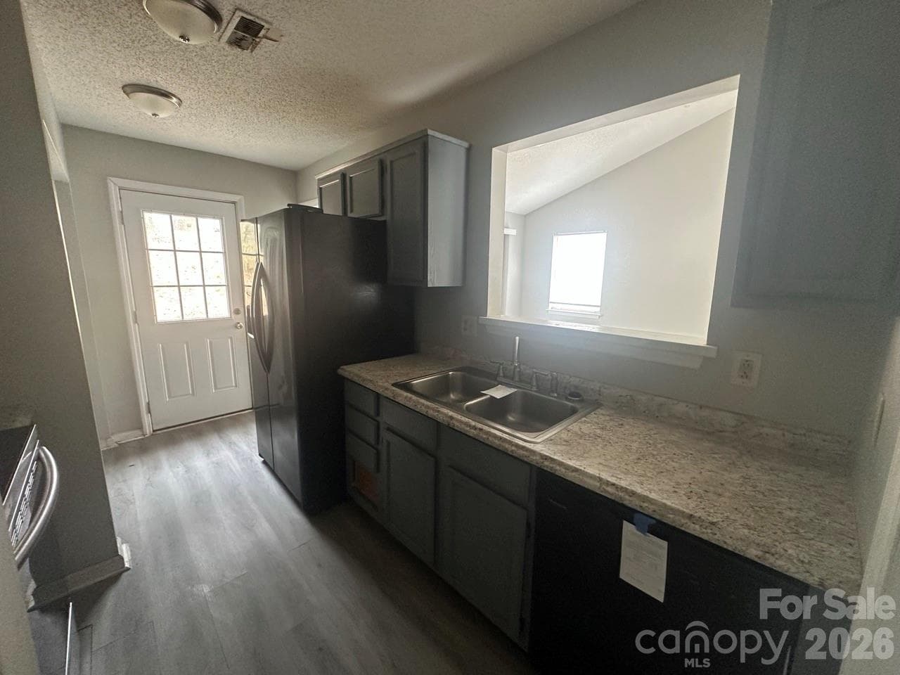 Single Family Residence at 2000 Teddington Drive, Charlotte, photo 6 of 12