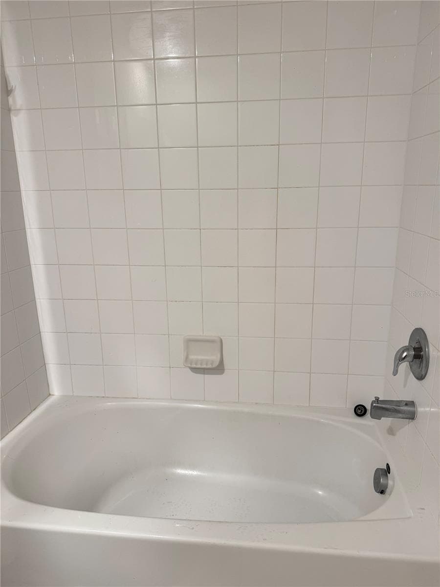 2nd Bathroom - 1755 YELLOW TRL, LAKELAND