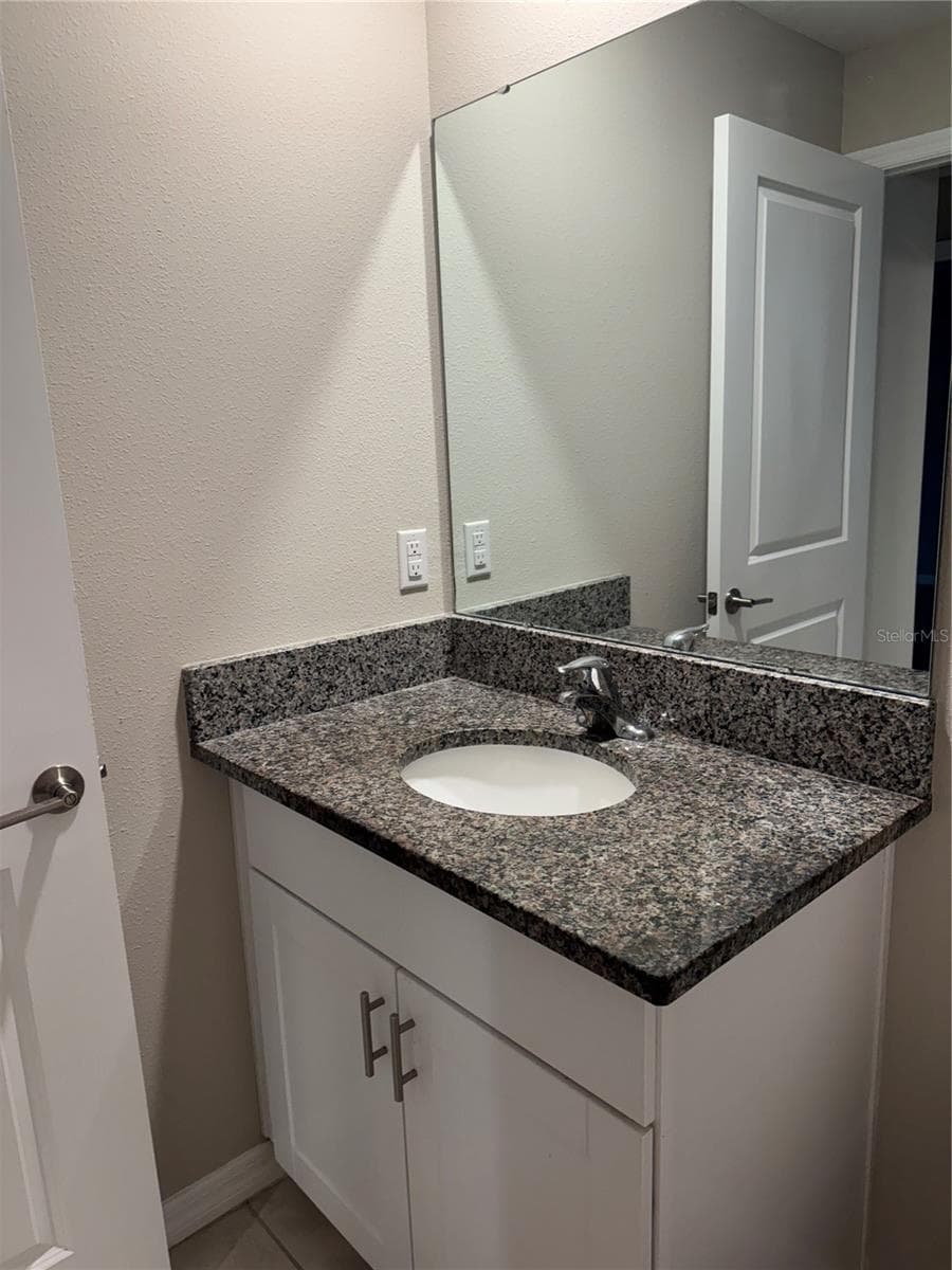 2nd Bathroom - 1755 YELLOW TRL, LAKELAND