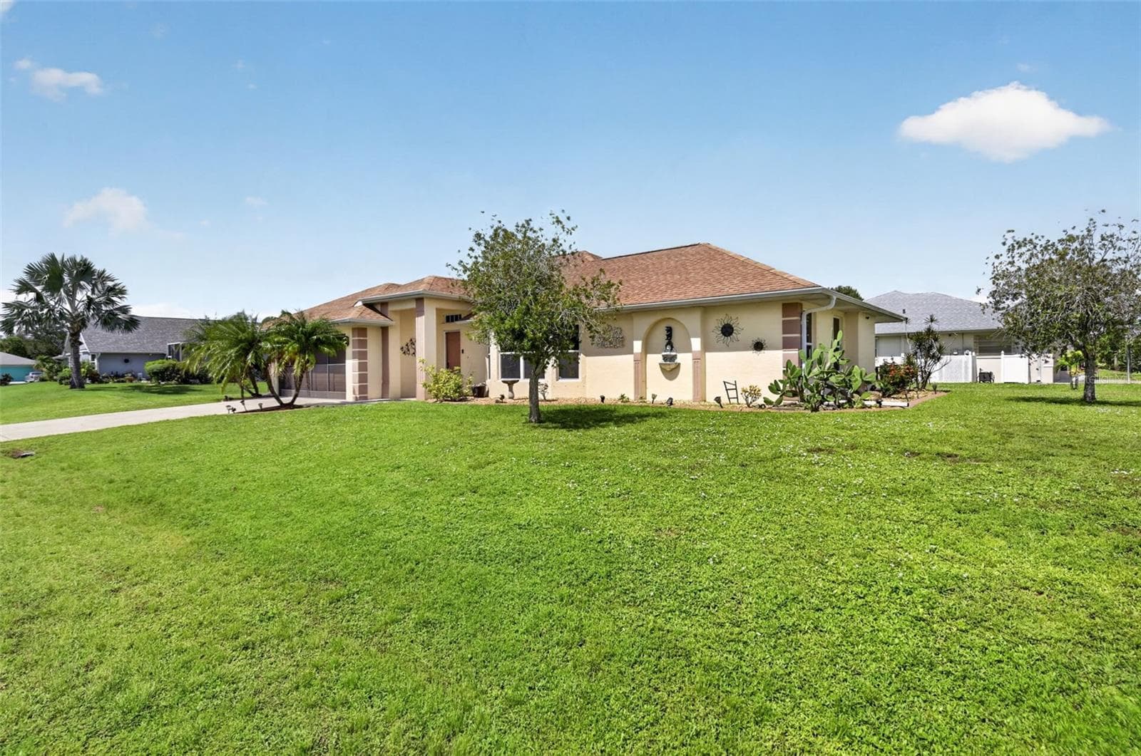 Front/East Side View - 2184 ONONDAGA LN, PUNTA GORDA