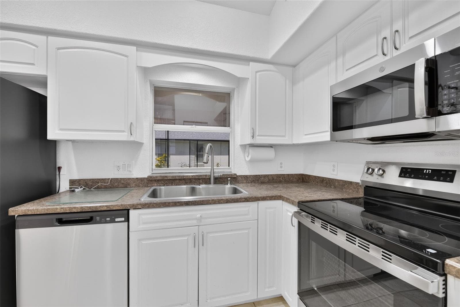 Kitchen - New Appliances - 2184 ONONDAGA LN, PUNTA GORDA