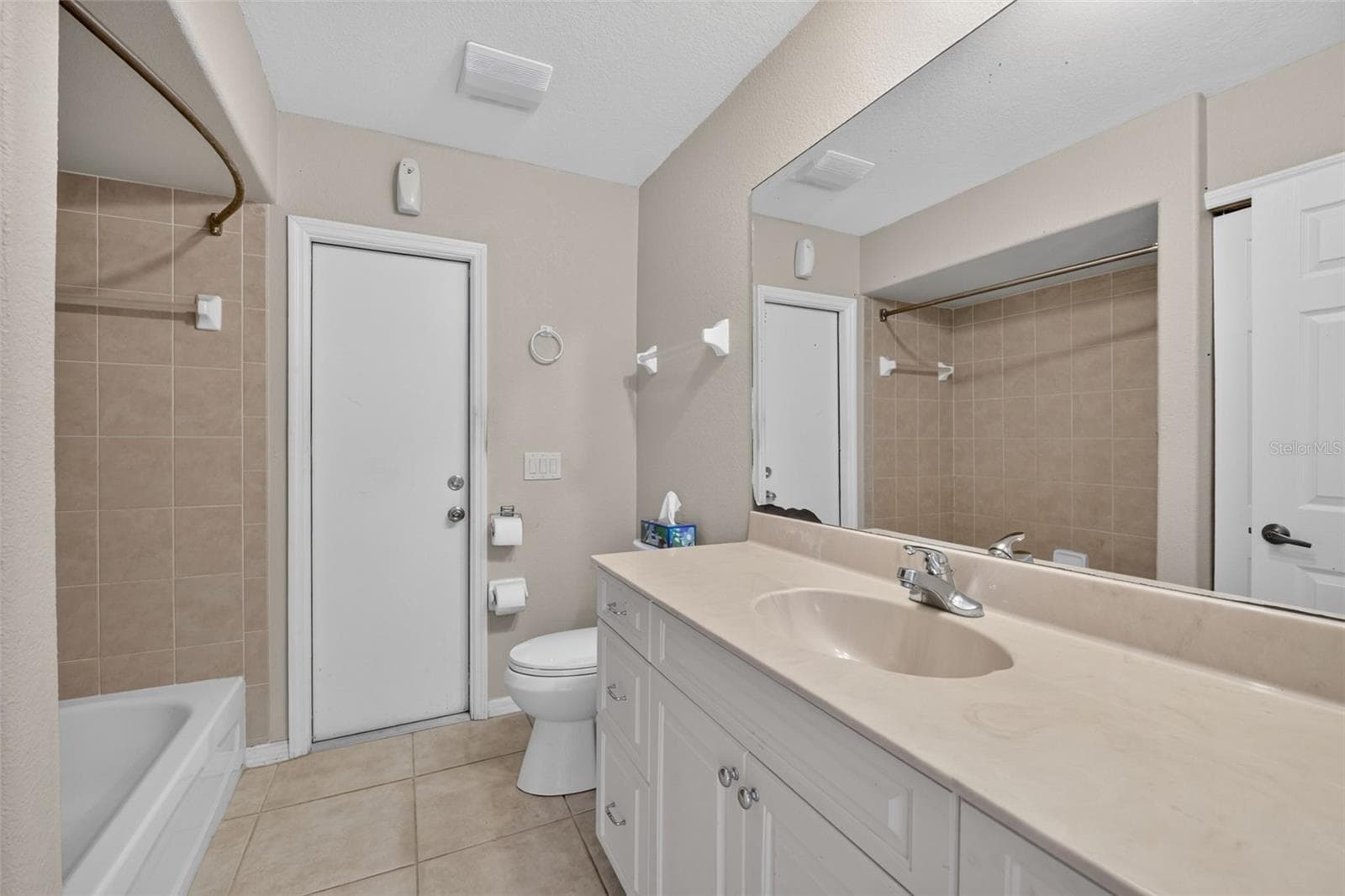 Main Bathroom with Exterior Access - 2184 ONONDAGA LN, PUNTA GORDA