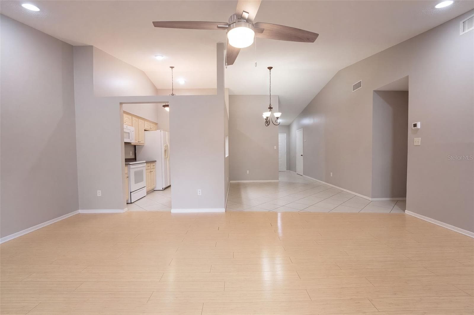 Great Room-Dining-Kitchen - 102 OAKRIDGE CT, SANFORD