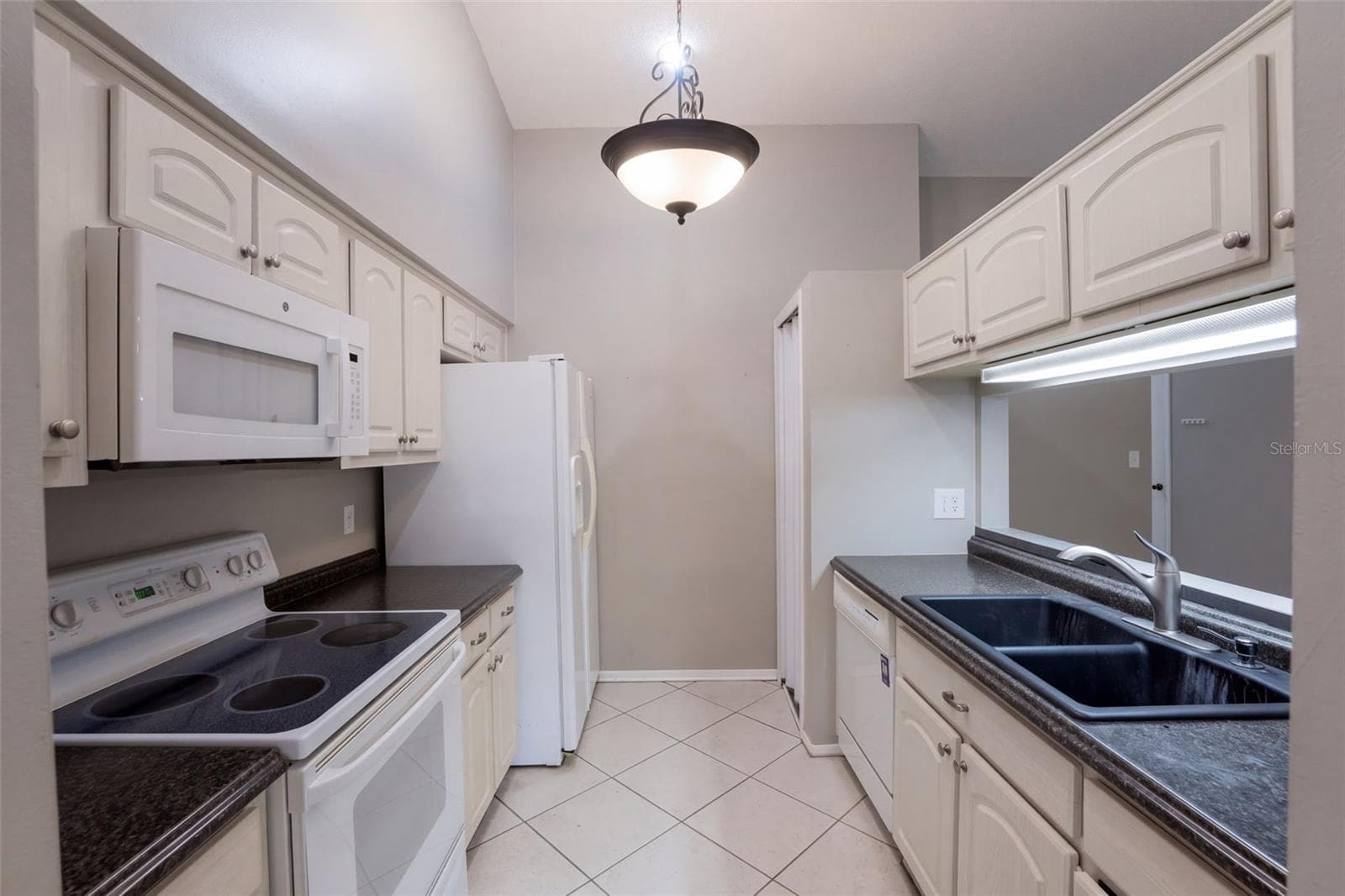 Kitchen - 102 OAKRIDGE CT, SANFORD
