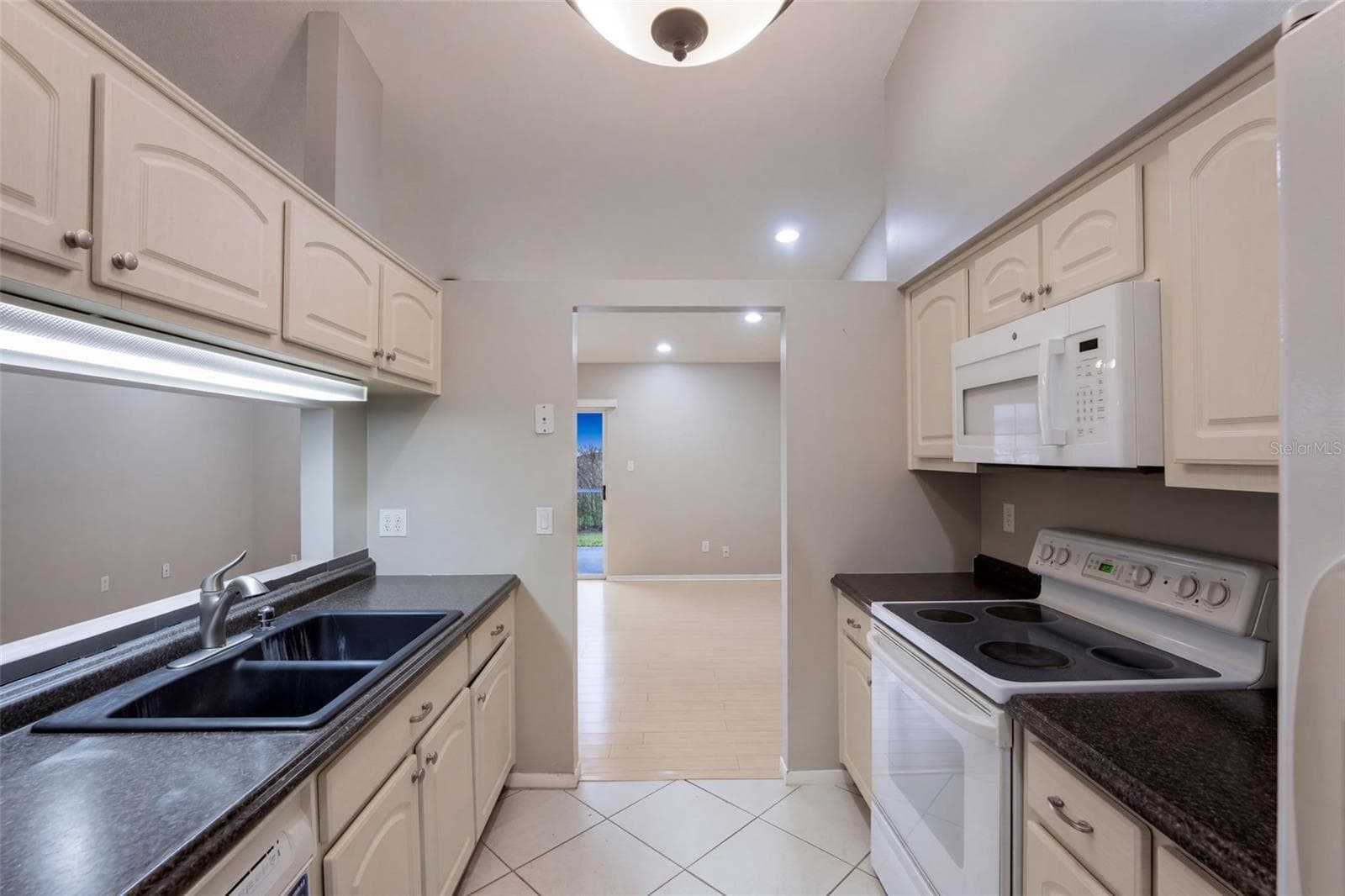 Kitchen - 102 OAKRIDGE CT, SANFORD