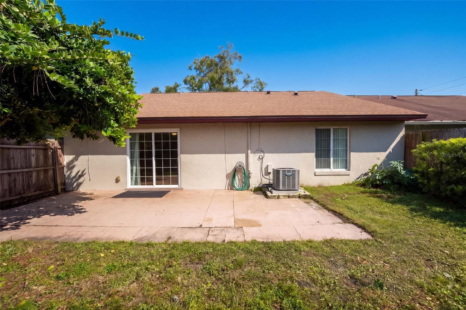 Back lanai - 102 OAKRIDGE CT, SANFORD