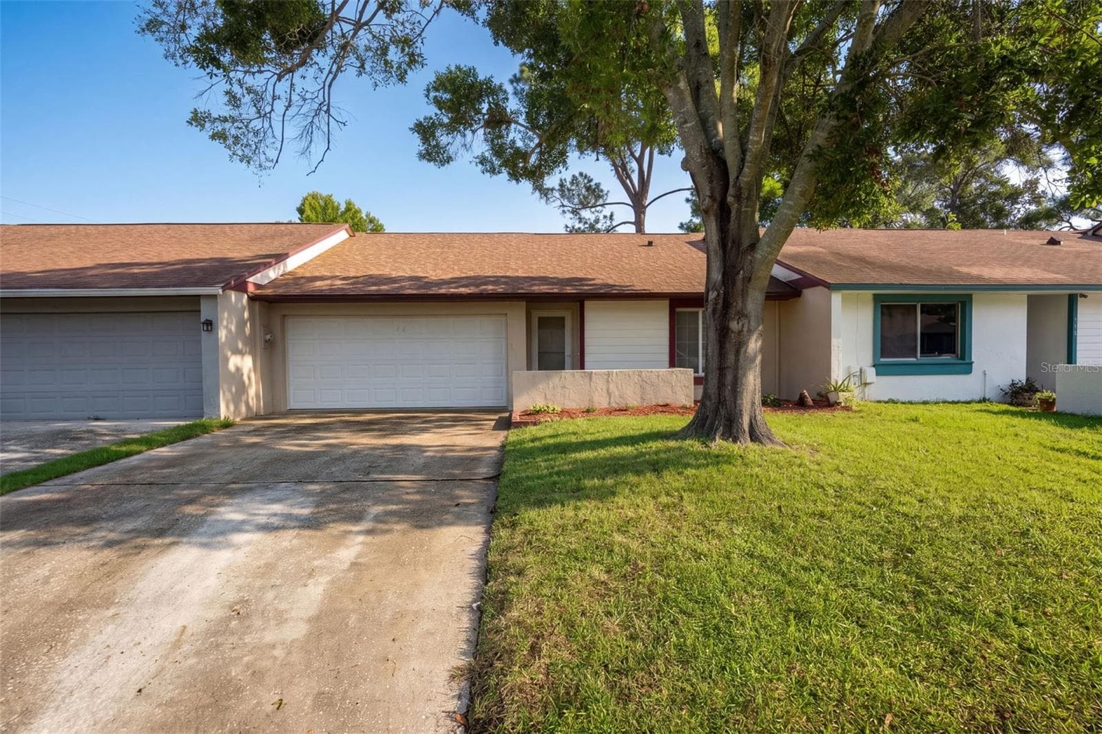 Front of Townhome - 102 OAKRIDGE CT, SANFORD