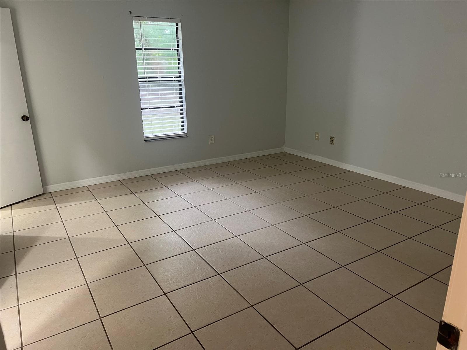 Single Family Residence at 7925 NAPOLEON ST, ORLANDO, photo 7 of 31