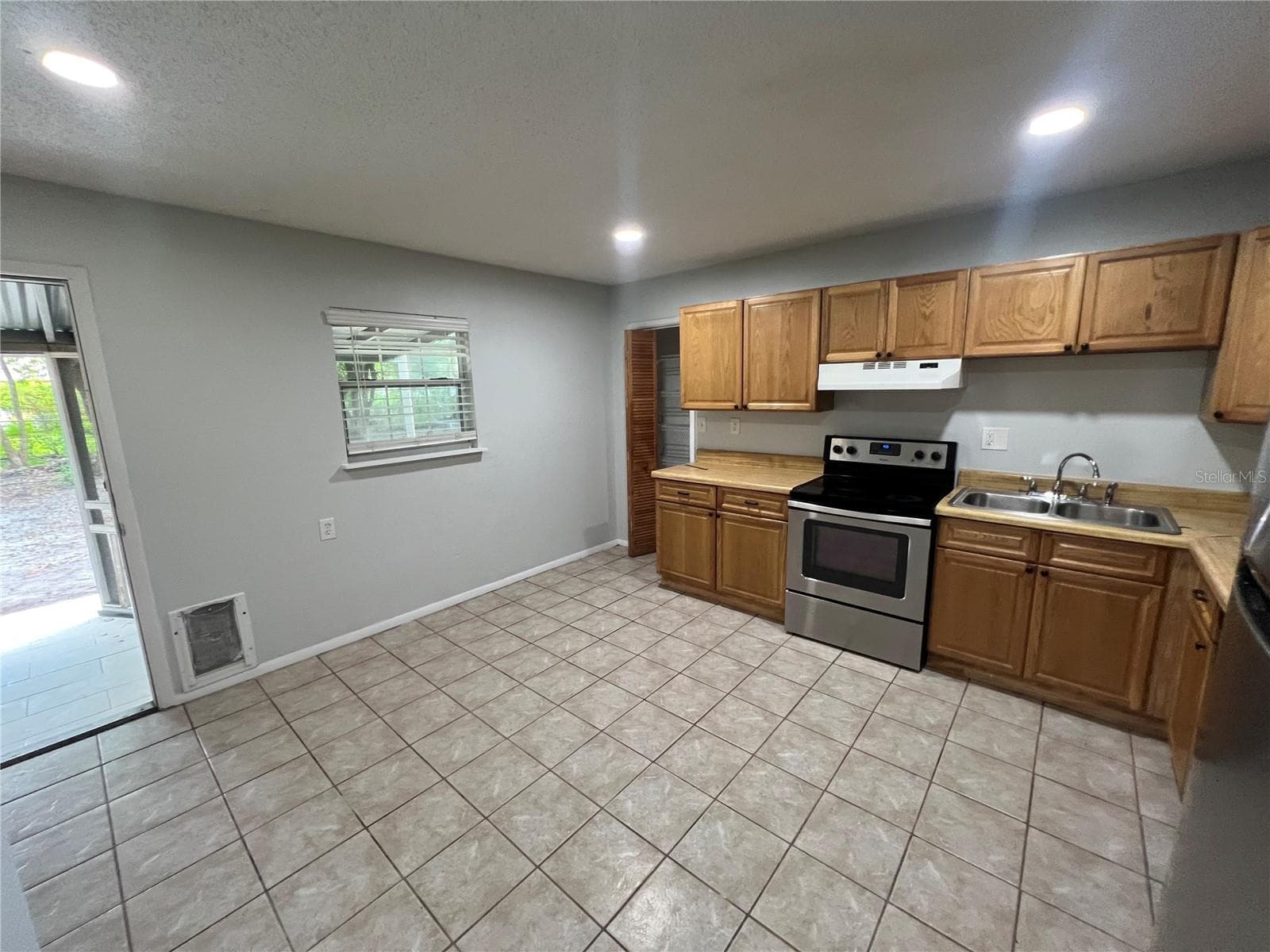 Single Family Residence at 7925 NAPOLEON ST, ORLANDO, photo 8 of 31