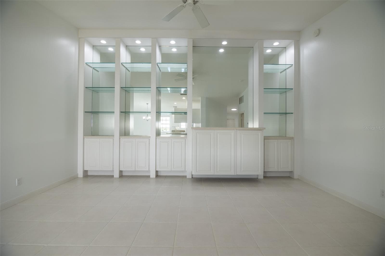 Formal living room - 8876 ESTEPONA CT, SARASOTA
