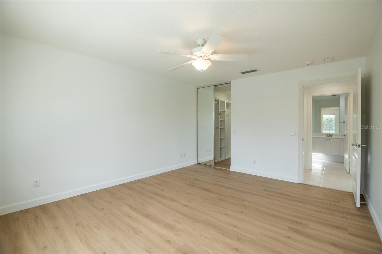 Primary bedroom. - 8876 ESTEPONA CT, SARASOTA