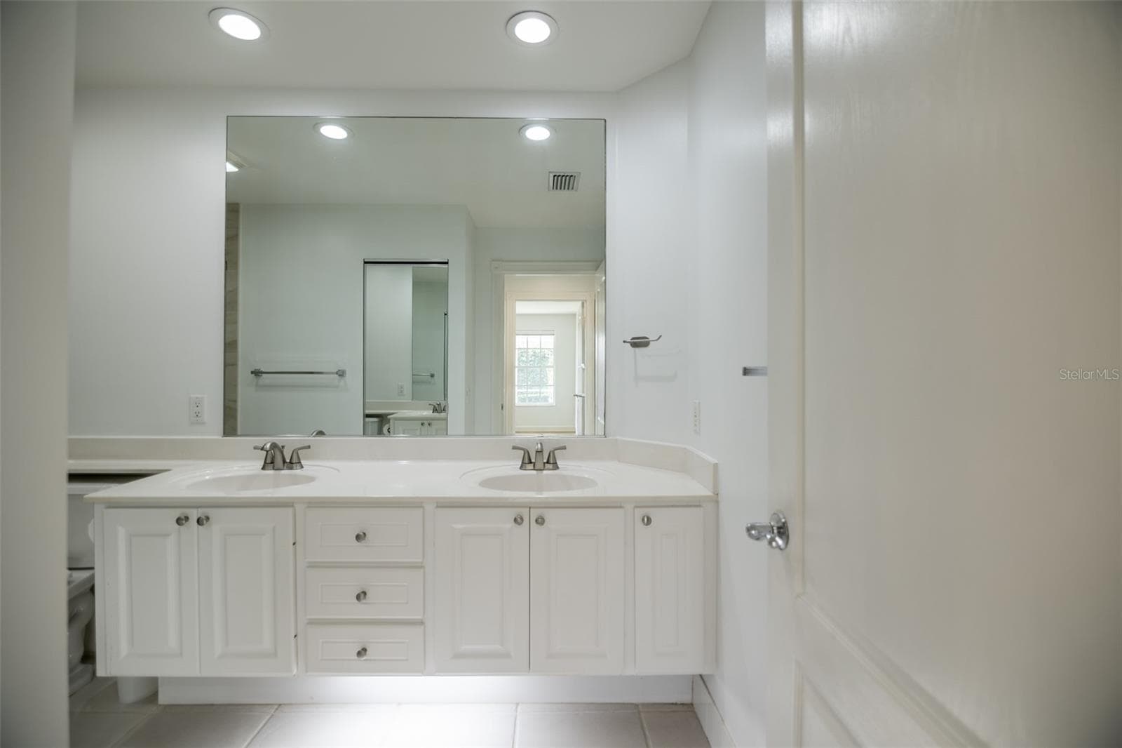 Primary bathroom. - 8876 ESTEPONA CT, SARASOTA