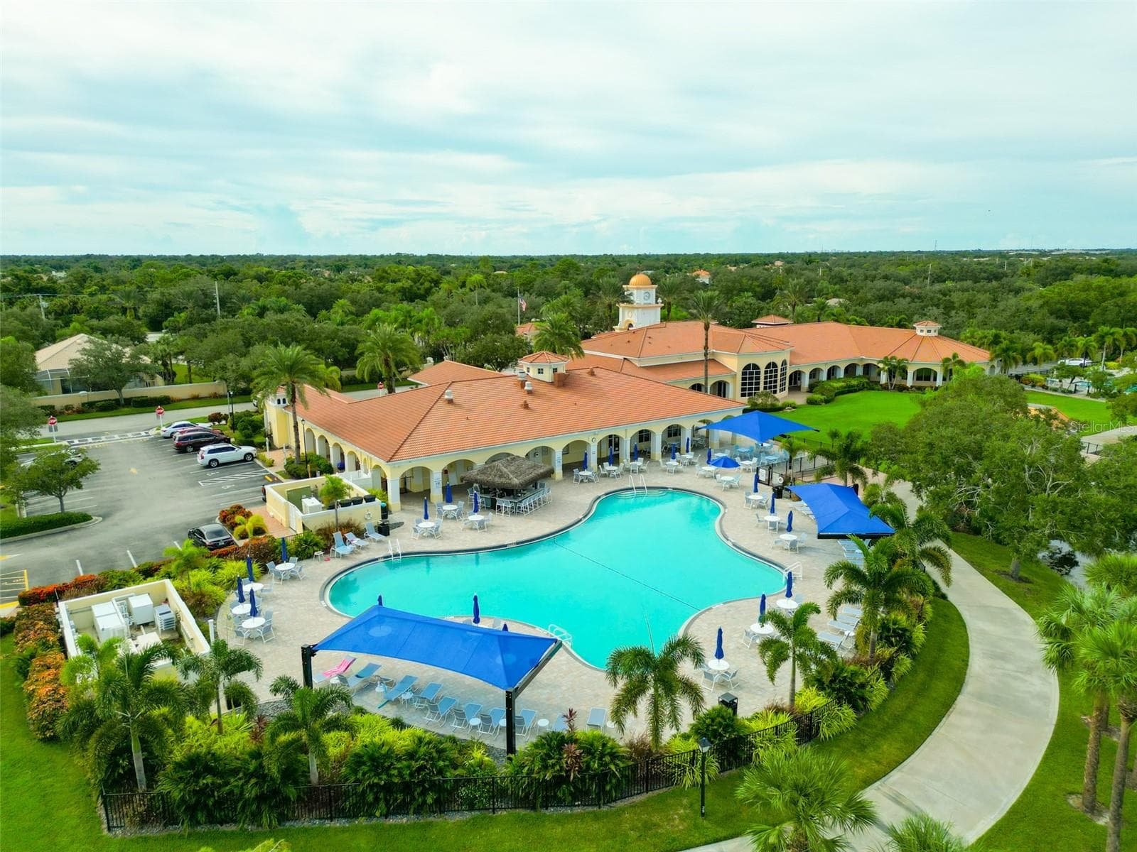 Community Lagoon Pool. - 8876 ESTEPONA CT, SARASOTA