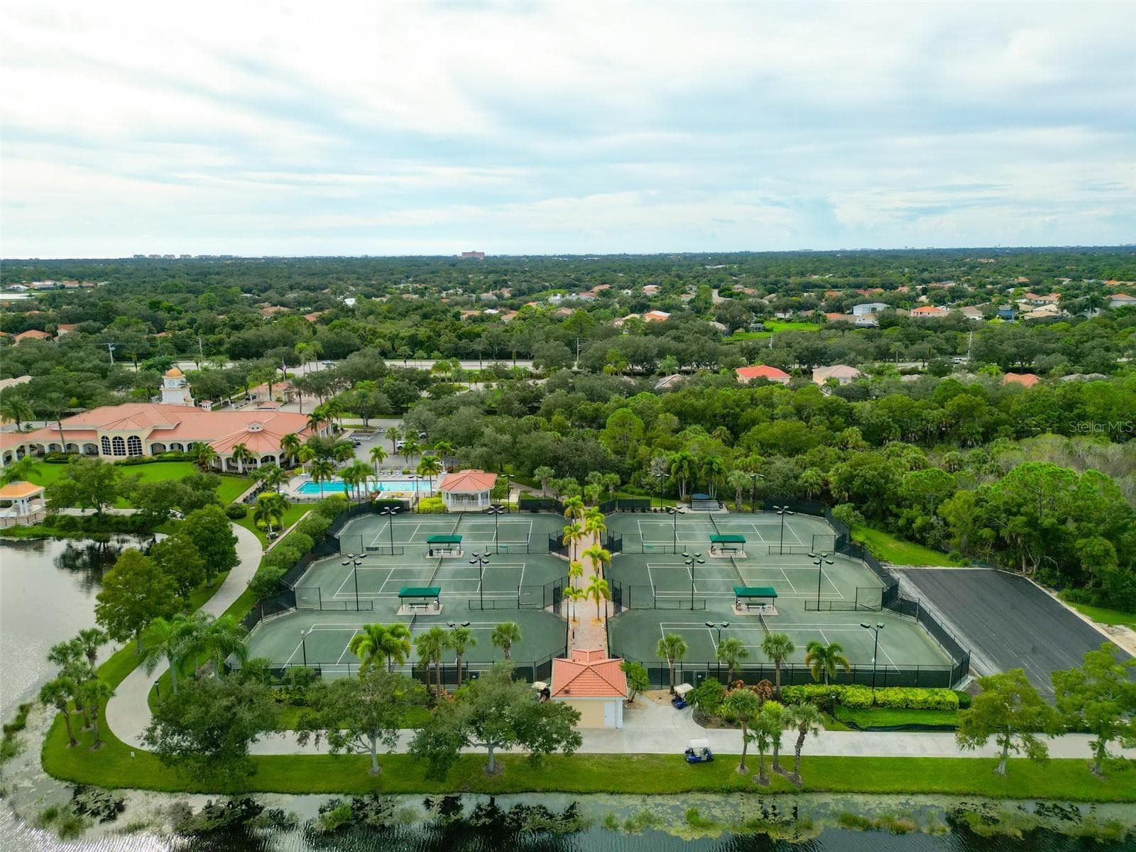 Tennis courts - 8876 ESTEPONA CT, SARASOTA