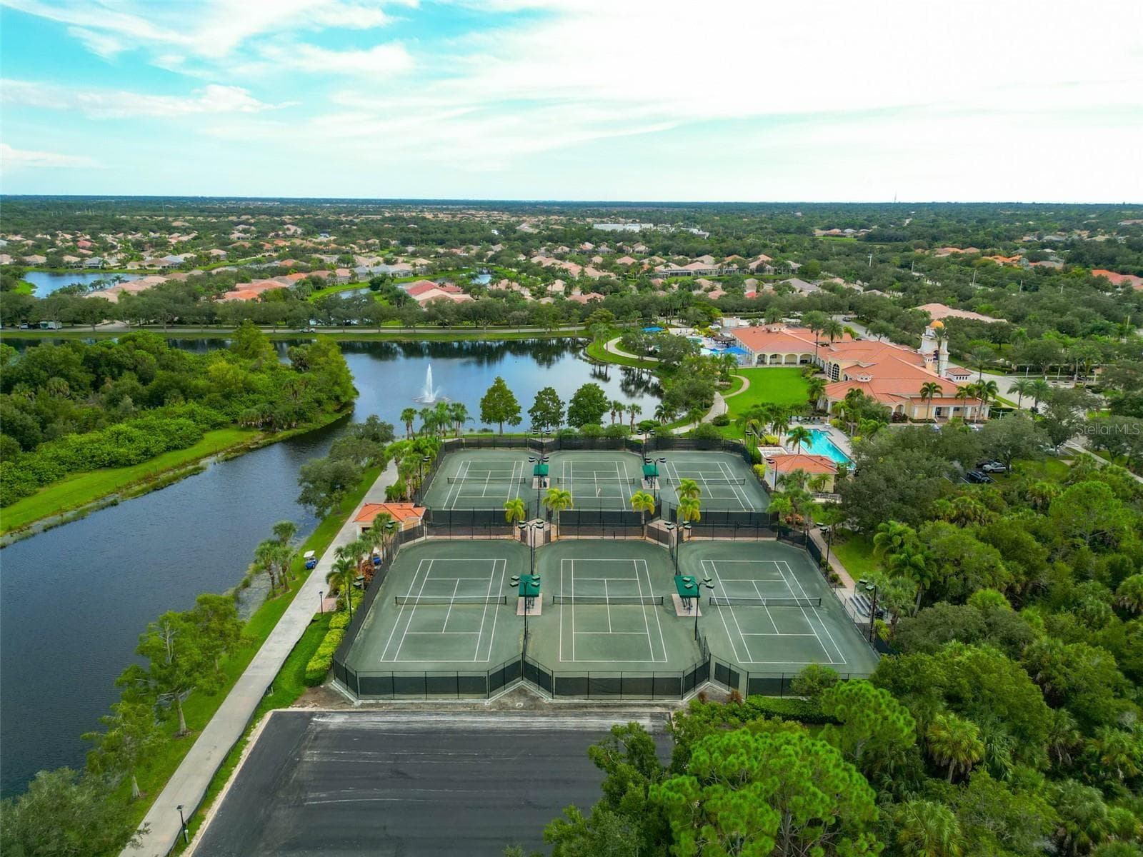 Tennis courts - 8876 ESTEPONA CT, SARASOTA