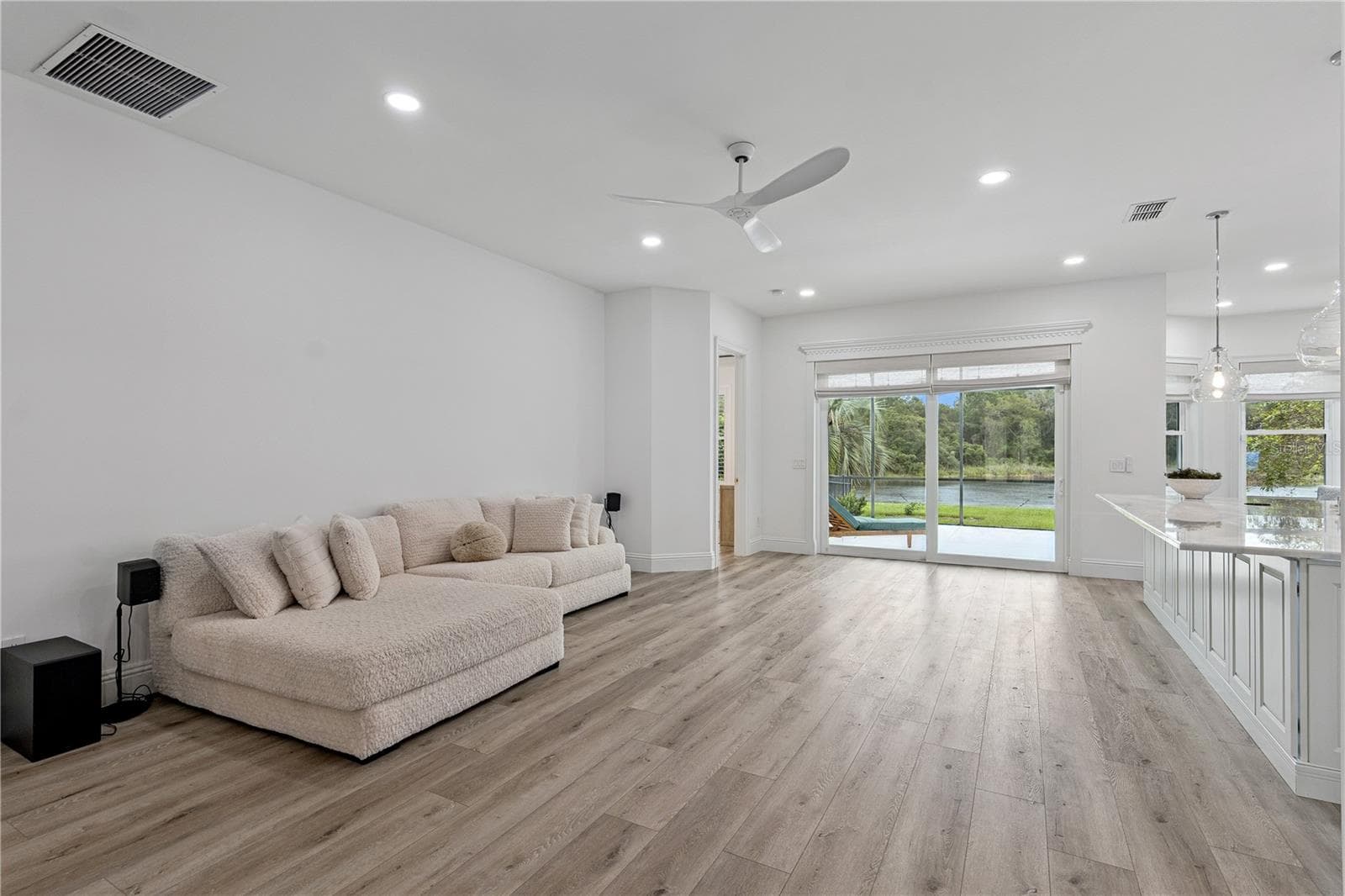Single Family Residence at 1676 CHERRY RIDGE DR, LAKE MARY, photo 9 of 40