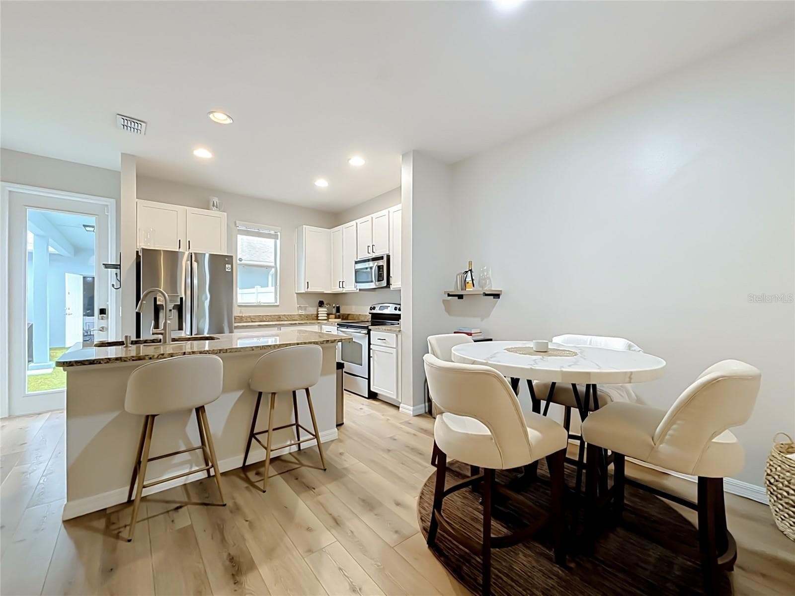 Townhouse at 14066 AVENUE OF THE GROVES, WINTER GARDEN, photo 17 of 54