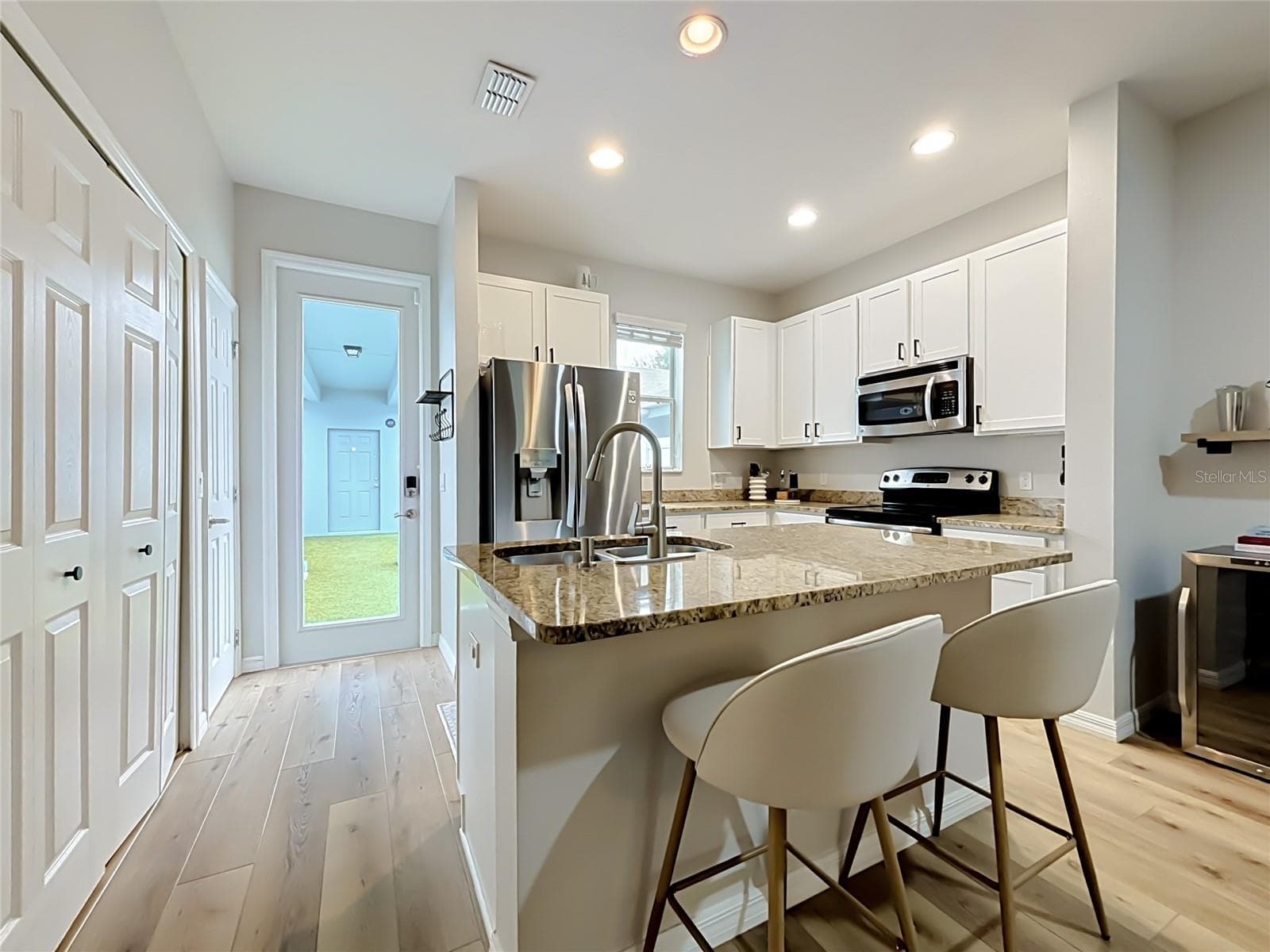 Townhouse at 14066 AVENUE OF THE GROVES, WINTER GARDEN, photo 20 of 54