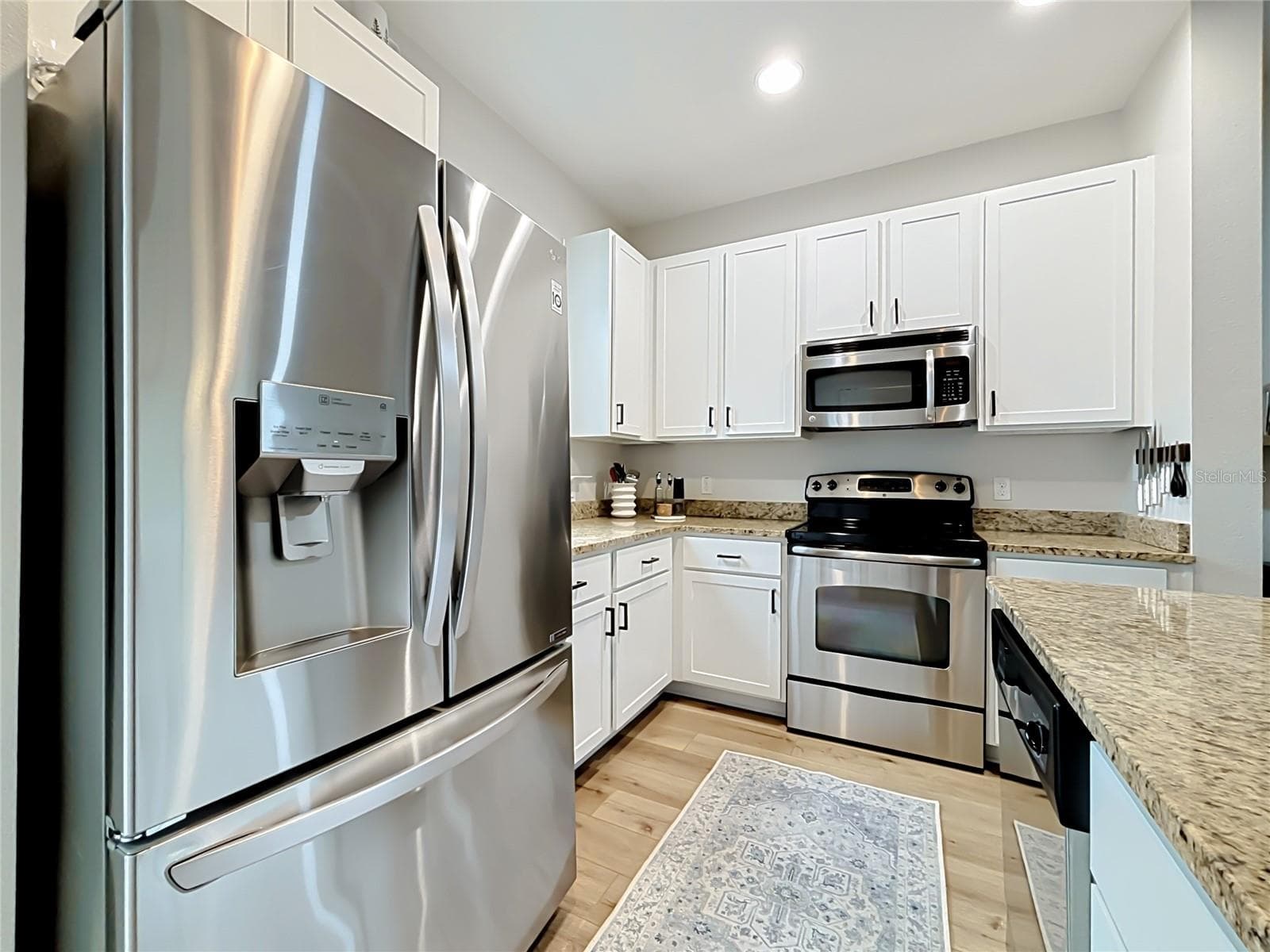Townhouse at 14066 AVENUE OF THE GROVES, WINTER GARDEN, photo 22 of 54