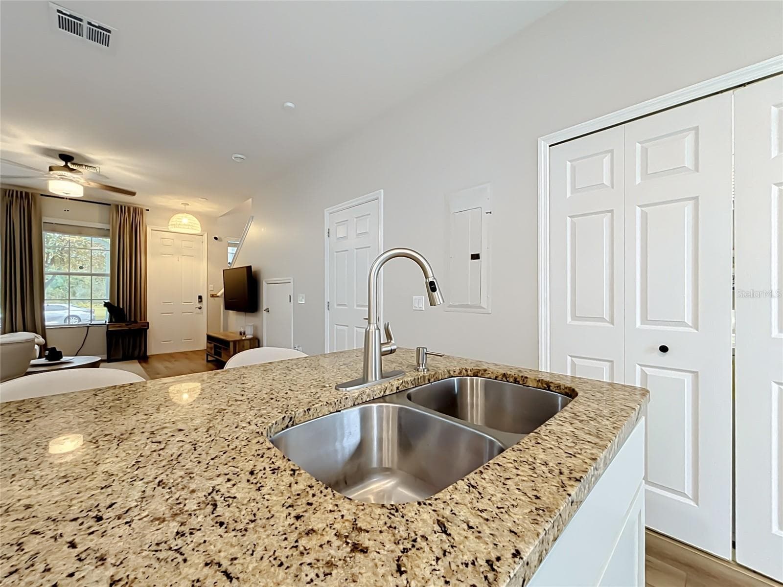 Townhouse at 14066 AVENUE OF THE GROVES, WINTER GARDEN, photo 23 of 54