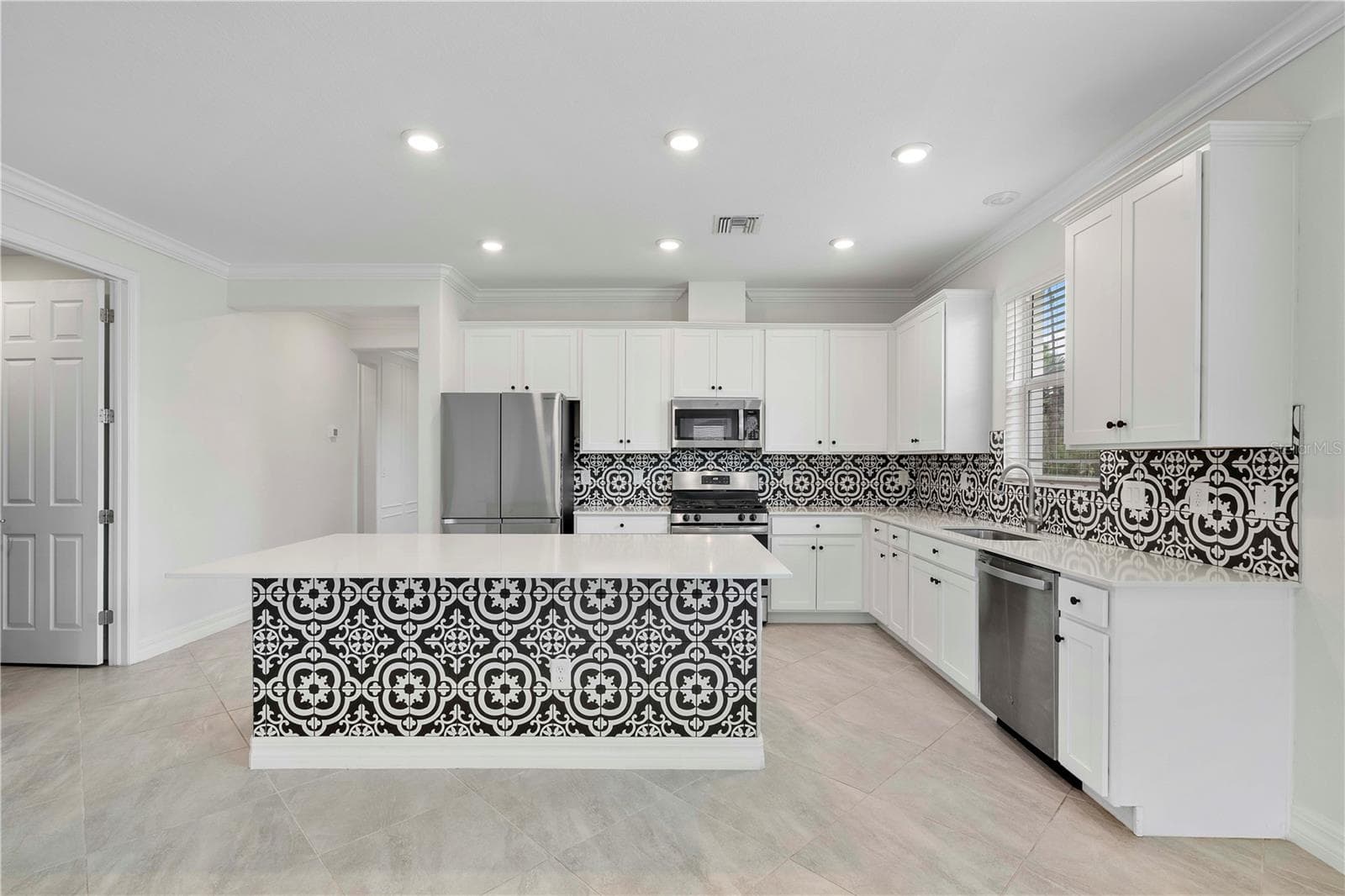 Single Family Residence at 42227 HAMMOCK LN, PUNTA GORDA, photo 18 of 58