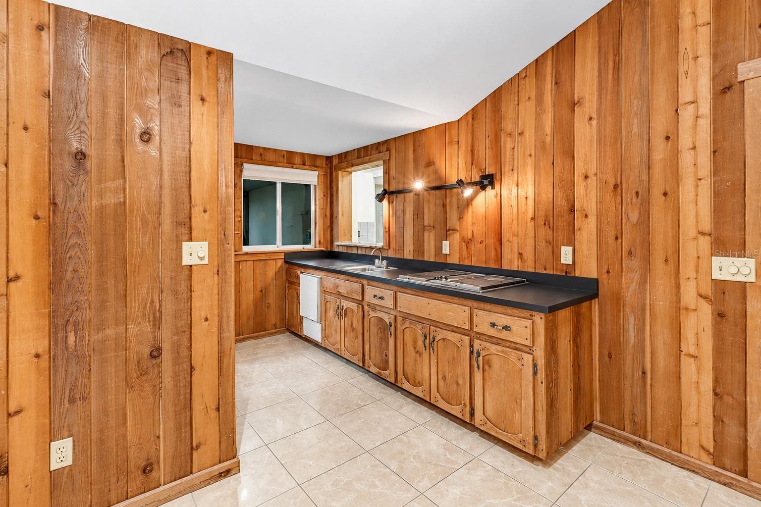 Great Room Kitchenette - 12108 N 53RD ST, TEMPLE TERRACE