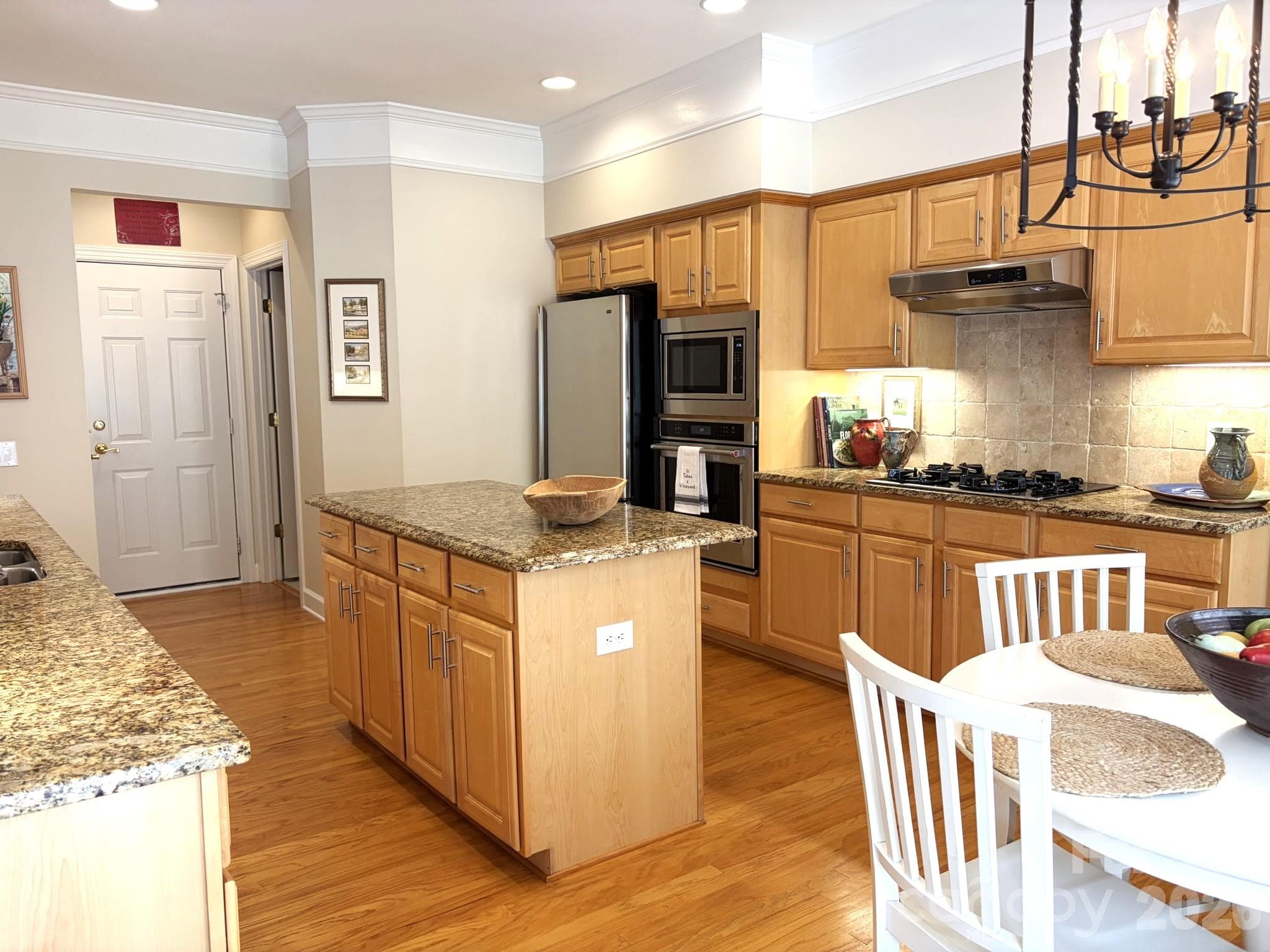 Spacious kitchen island - 11437 Corliss Avenue, Charlotte
