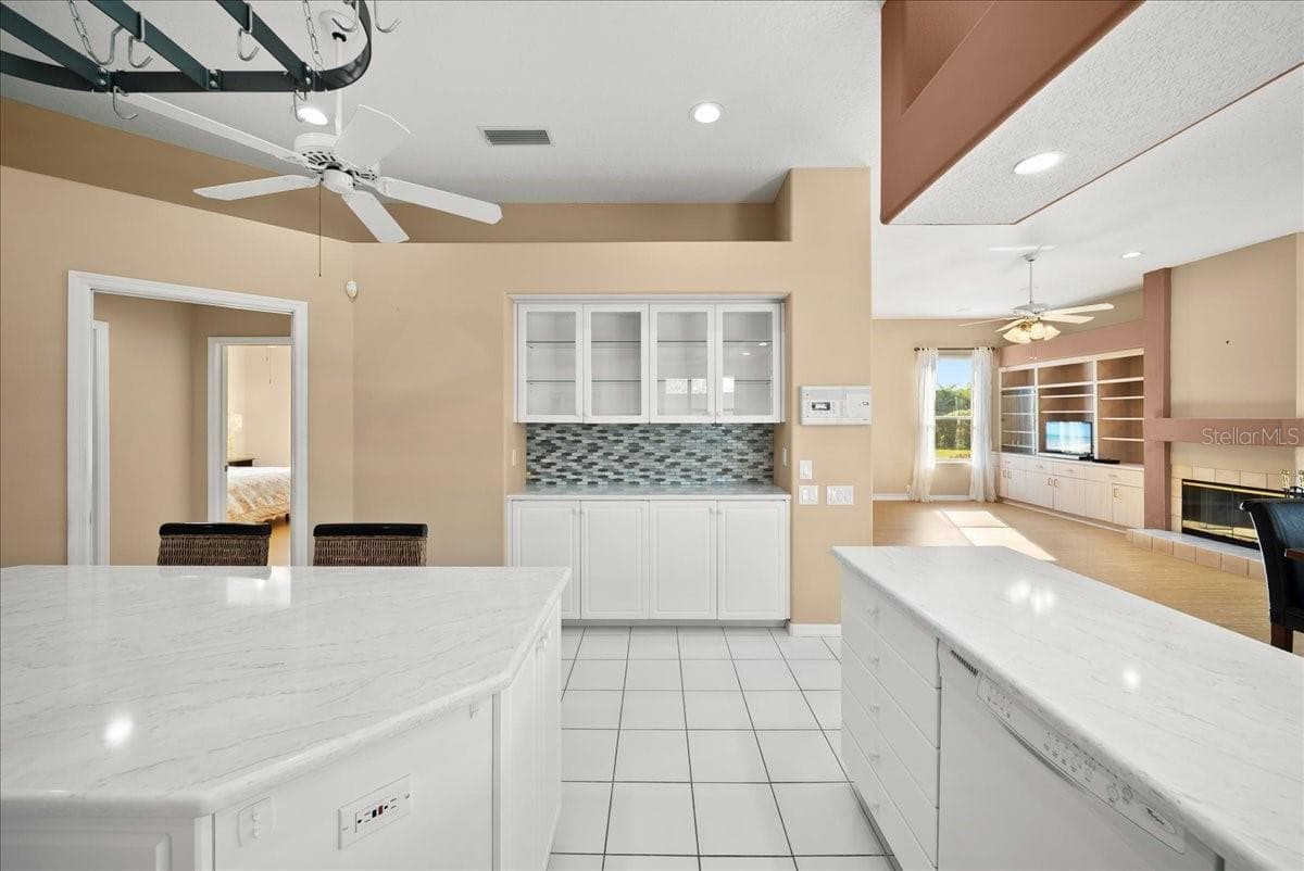 Single Family Residence at 4321 PRESIDENTIAL AVENUE CIR E, BRADENTON, photo 11 of 52