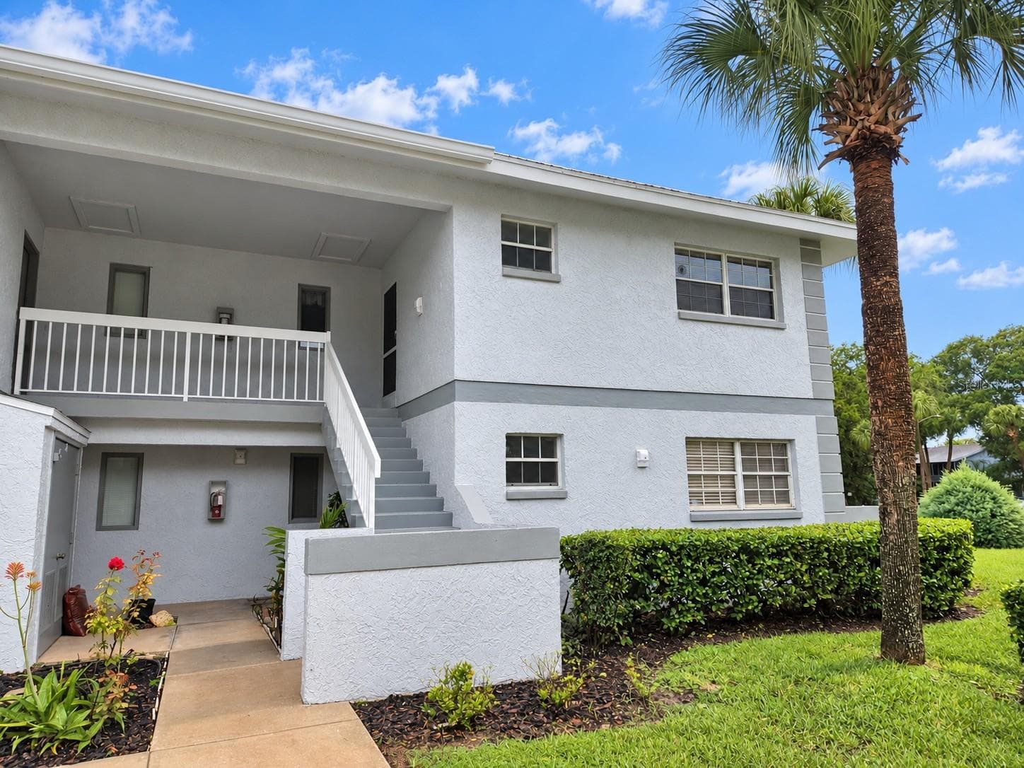 Upstairs Unit - 580 FAIRWAYS LN #G204, OCALA
