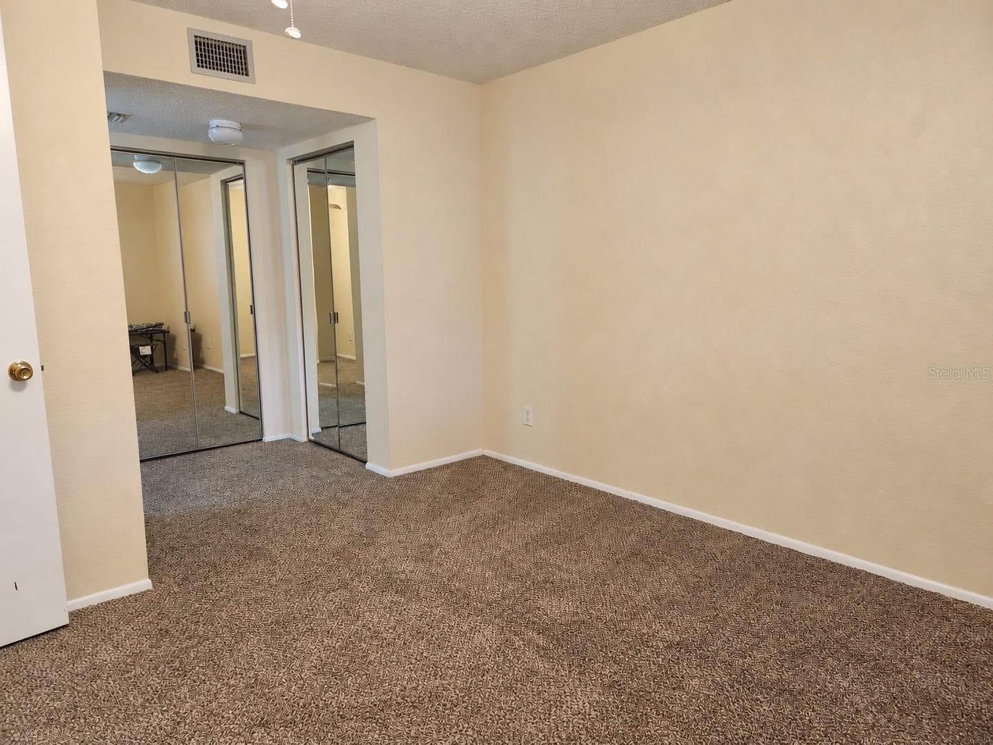 Mirrored Closets - 580 FAIRWAYS LN #G204, OCALA