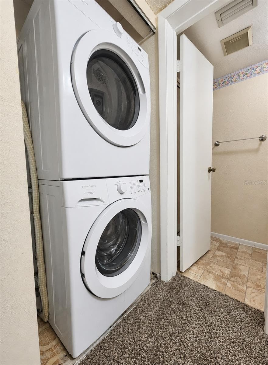 Washer/Dryer Included - 580 FAIRWAYS LN #G204, OCALA