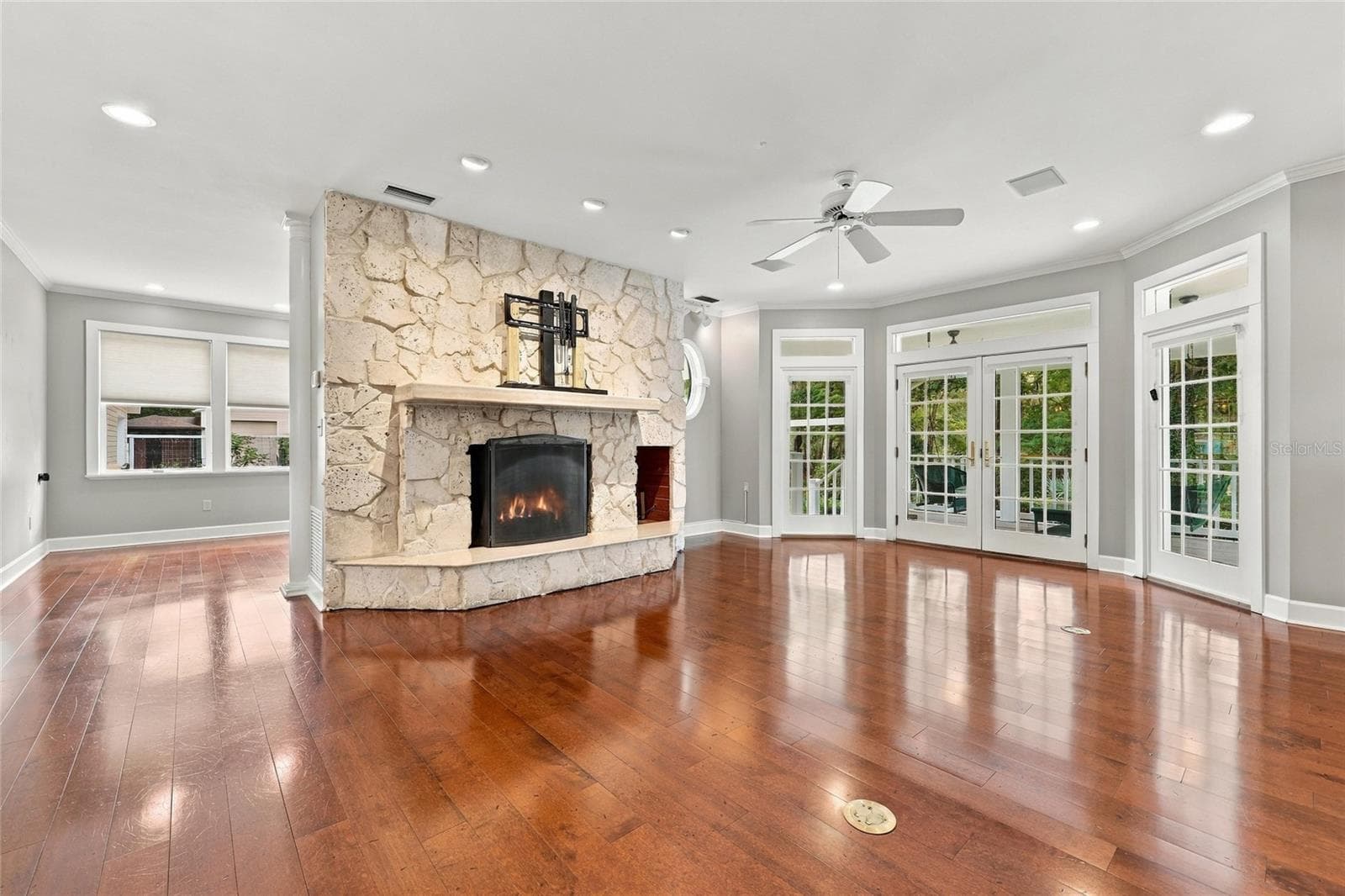 Main Living Room w/ Wood Burning Fireplace - 6109 NW 60TH PL, GAINESVILLE