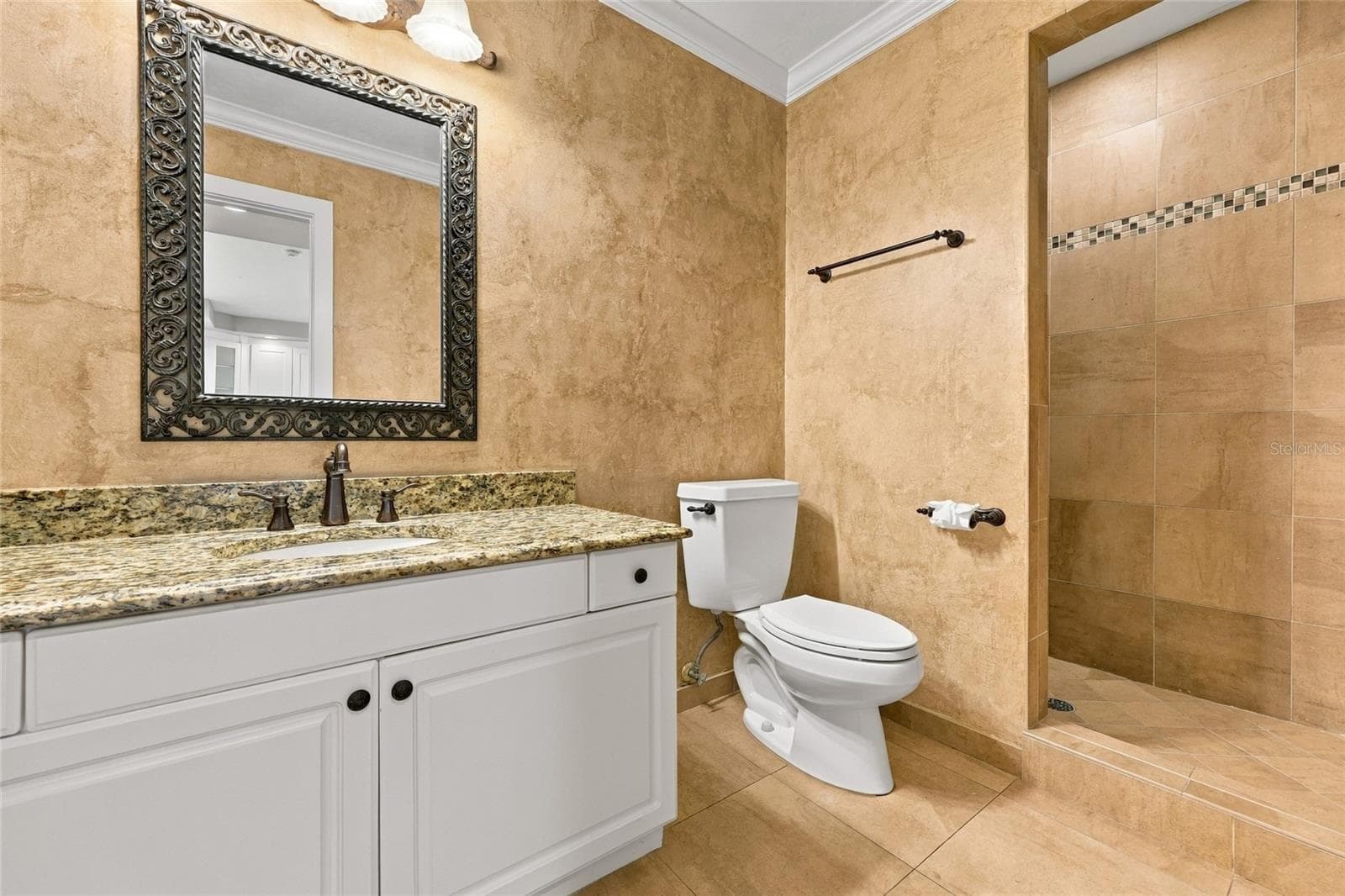 First Floor Full Bathroom - 6109 NW 60TH PL, GAINESVILLE