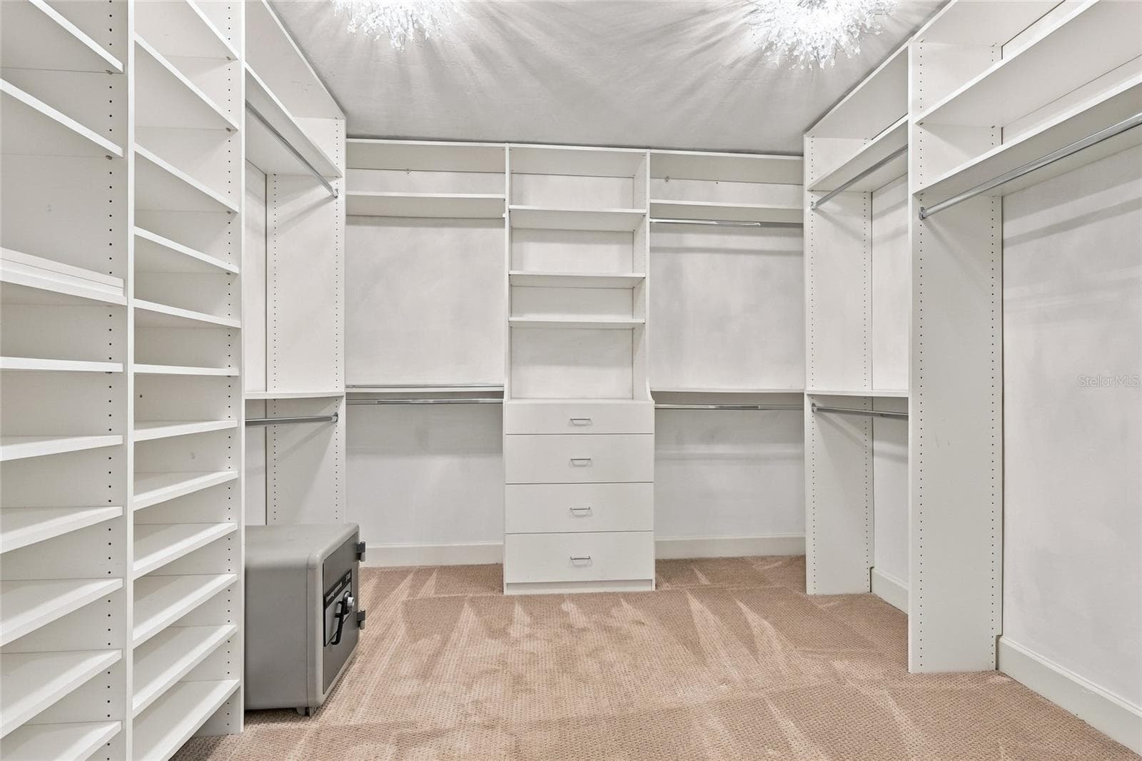 Second Primary Built-in Closet - 6109 NW 60TH PL, GAINESVILLE