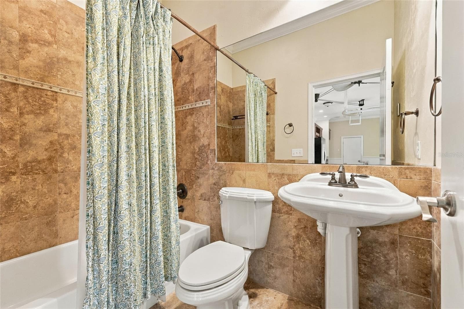 In-Law Suite Full Bathrom - 6109 NW 60TH PL, GAINESVILLE