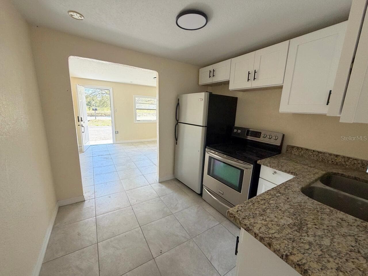 Duplex at 613 PLATEAU AVE, LAKELAND, photo 6 of 20