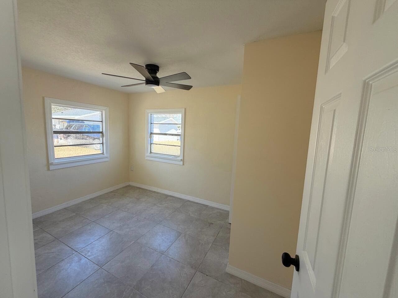 Duplex at 613 PLATEAU AVE, LAKELAND, photo 9 of 20